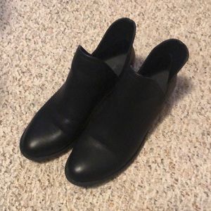 Universal Thread Target Black Booties Size 7 EUC